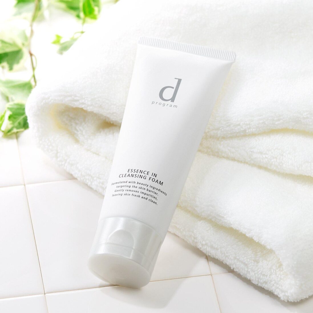 Shiseido d Program Essence In Cleansing Foam 120g - Image 3