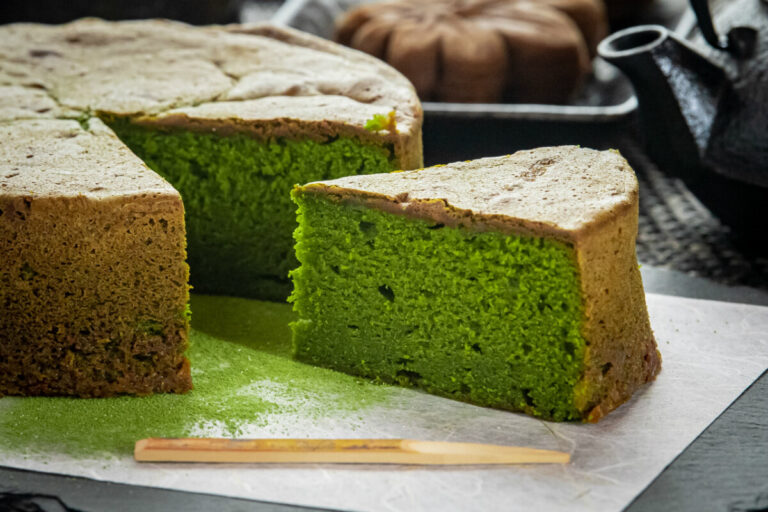 Matcha Indulgence Gift Pack: Matcha Butter Cake and Matcha Gateau Chocolat Cake - Image 3
