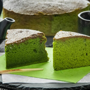 Matcha Indulgence Gift Pack: Matcha Butter Cake and Matcha Gateau Chocolat Cake