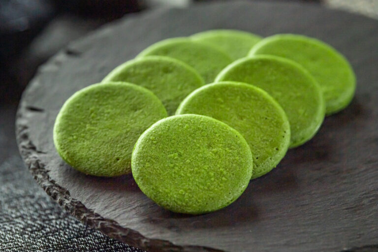 Matcha Indulgence: Matcha Langues de chat Sandwich Cookies 8 Pieces - Image 2