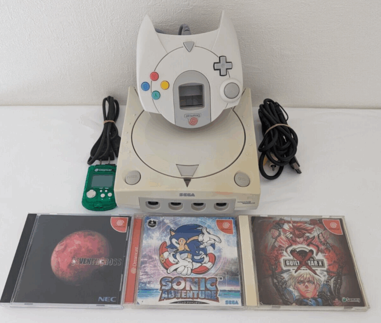 SEGA DreamCast Console (HKT-3000) & Controller Plus Sonic Adventure Guily Gear x