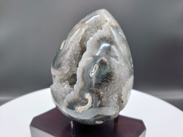 High-Quality Sugar Agate Druzy Egg 577g (1.27lbs) Quartz from Uruguay - Image 3