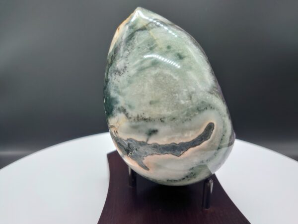 High-Quality Polished Amethyst Egg Geode 478g (1.05lbs) Crystal from Uruguay - Image 2