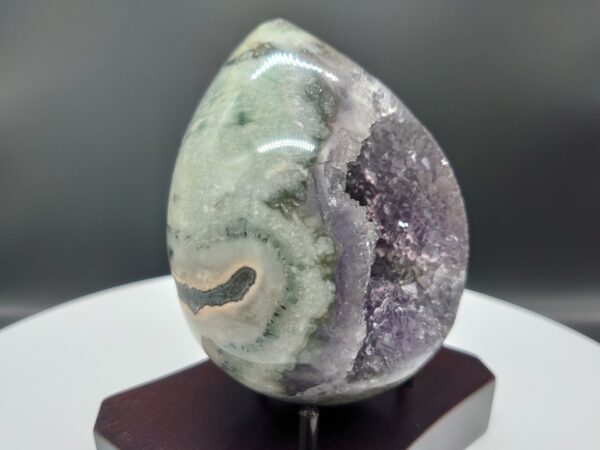 High-Quality Polished Amethyst Egg Geode 478g (1.05lbs) Crystal from Uruguay - Image 3