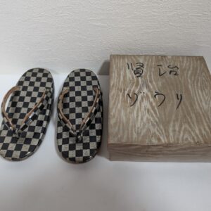 Vintage Japanese Zori Sandals with Checkerboard Design and Original Box