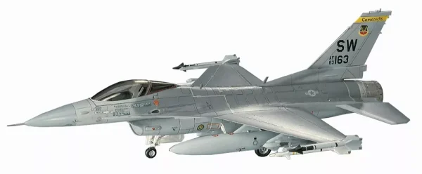 Hasegawa 1/72 US Air Force F-16C Fighting Falcon Plastic Model B2