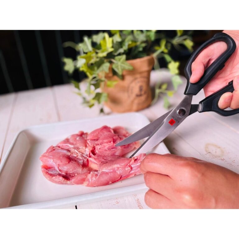 Sumikama Kasumi Heavy Duty Serrated Curved-Blade Kitchen Scissors - Image 6
