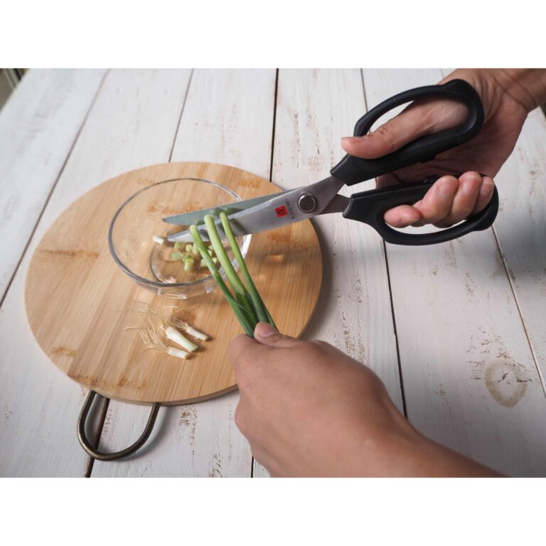 Sumikama Kasumi Heavy Duty Serrated Curved-Blade Kitchen Scissors - Image 7