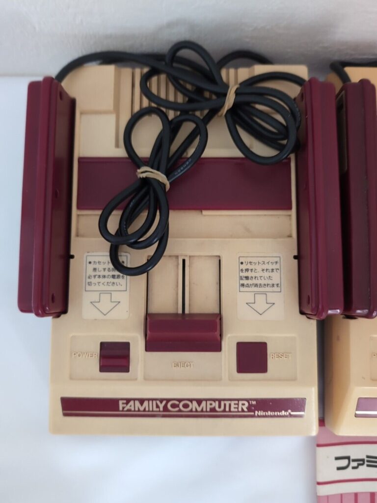 Nintendo Famicom NES Console HVC-002 Tested and working Auction For 3 consoles - Image 4