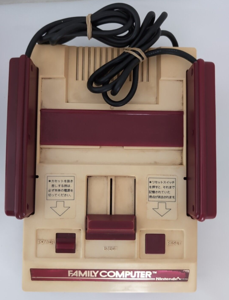 Nintendo Famicom NES Console HVC-002 Tested and working Auction For 3 consoles - Image 6