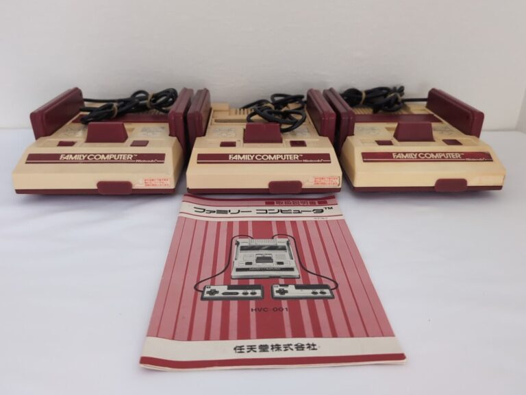Nintendo Famicom NES Console HVC-002 Tested and working Auction For 3 consoles - Image 7