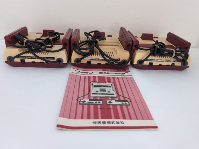 Nintendo Famicom NES Console HVC-002 Tested and working Auction For 3 consoles - Image 8