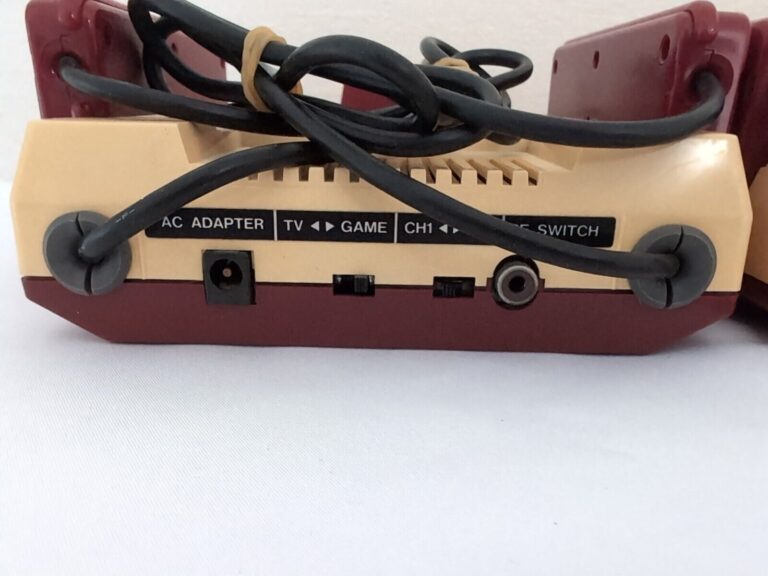Nintendo Famicom NES Console HVC-002 Tested and working Auction For 3 consoles - Image 9